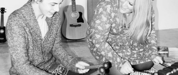 Music-therapist-child-education-aspergers-syndrome-autism-therapy